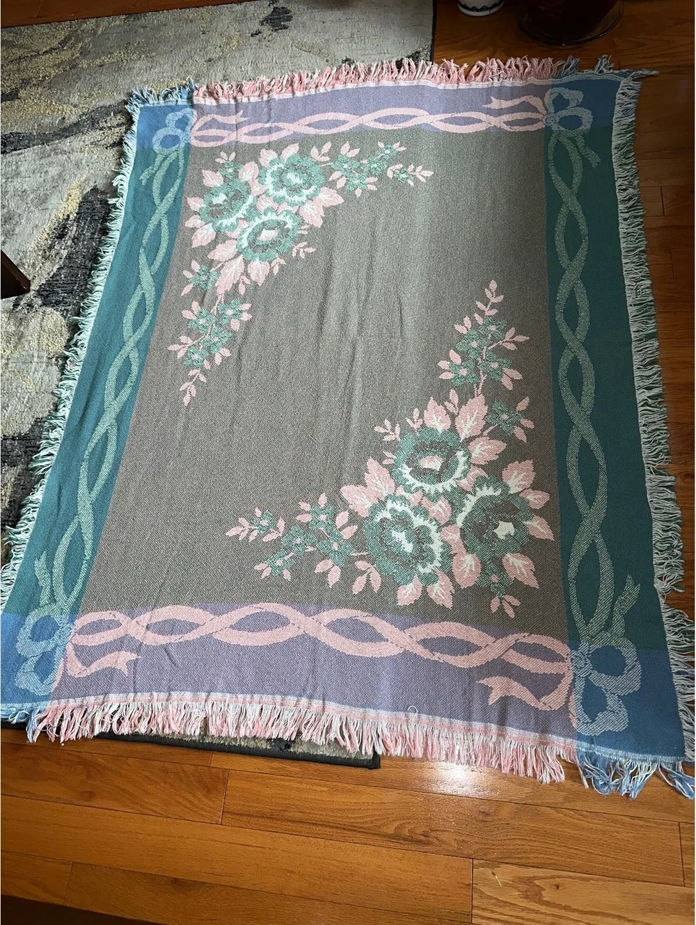 VTG Crown Crafts Fieldcrest Woven Grandmacore Throw Blanket 51 x 65